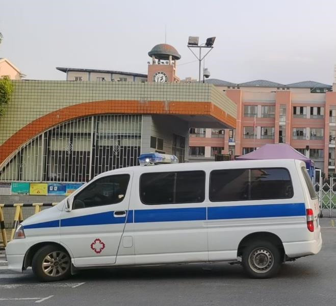 柏乡救护车出租护送骨折病人一公里多少钱